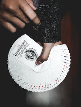 Royal Showdown: Pocket Queens vs. Ace King Offsuit in Poker Starting Hands